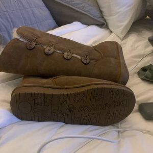 Bearpaw fuzzy boots